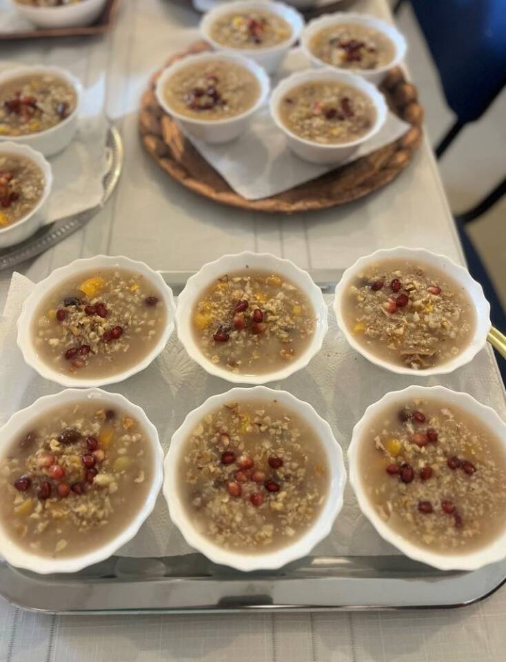 alt=„imagine cu desertul Așura”